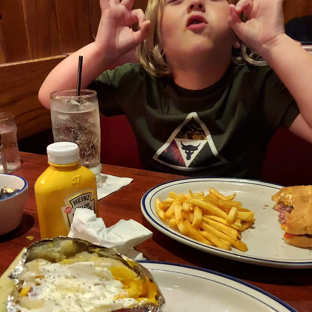 Ribs and Kids Cheeseburger