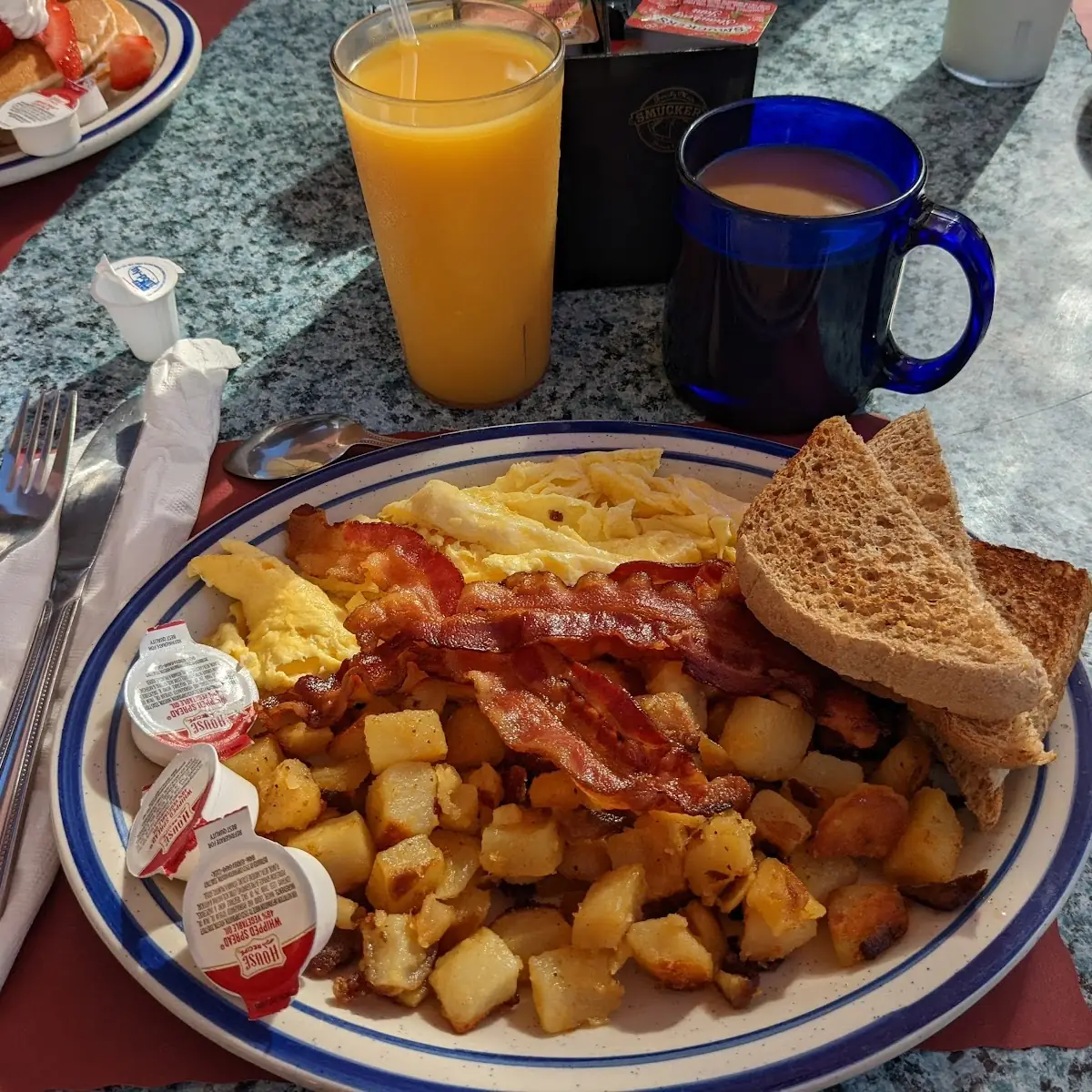 Scrambled Eggs and Homefries with Bacon