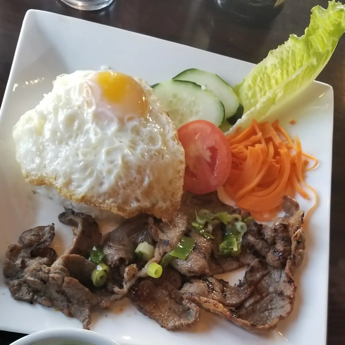 Cơm Bò Nướng Trứng Ốpla