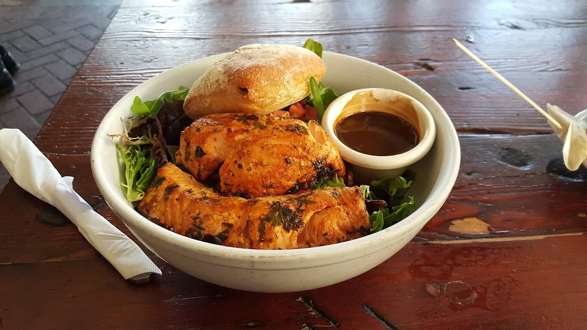 Grilled Salmon Salad