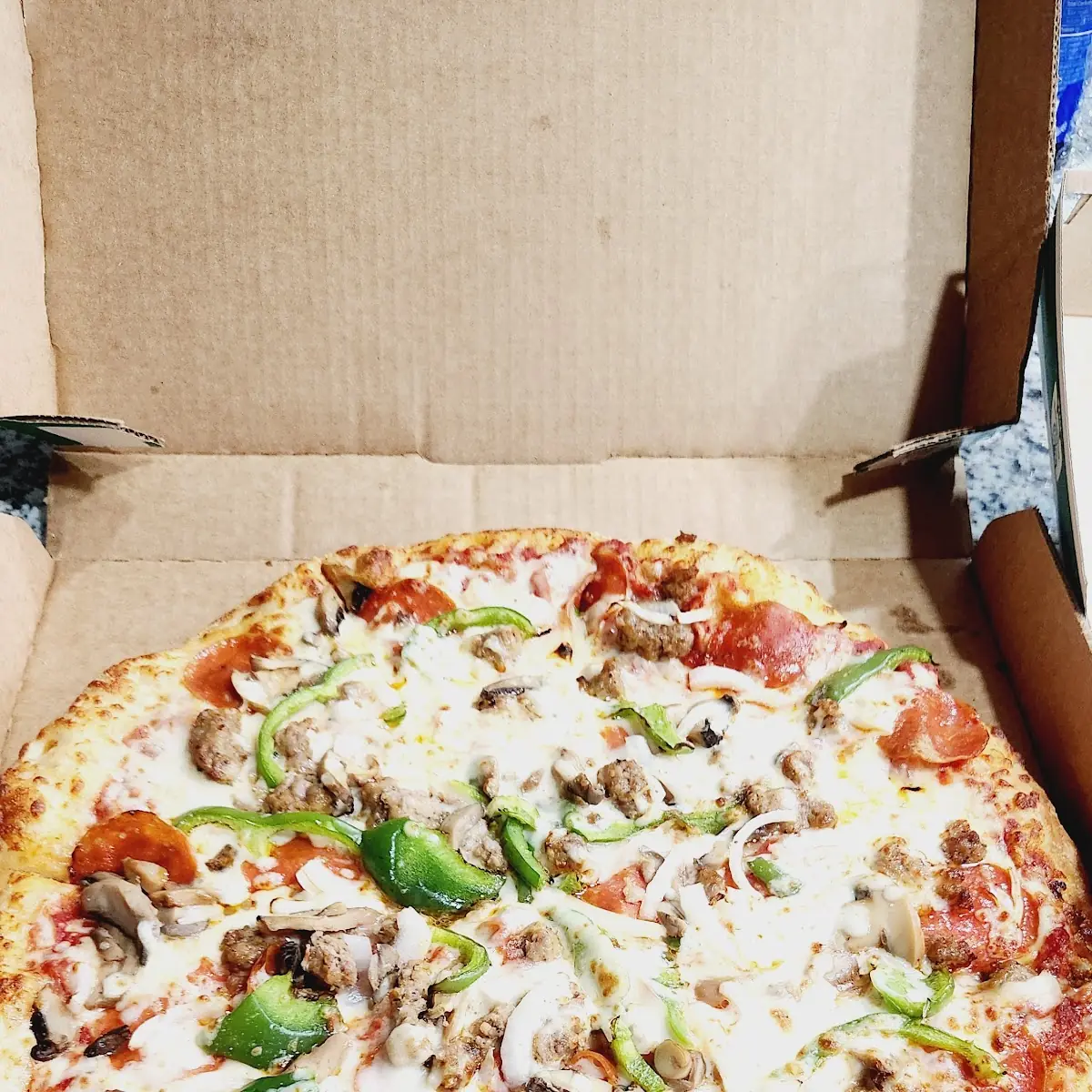 Deluxe Pizza