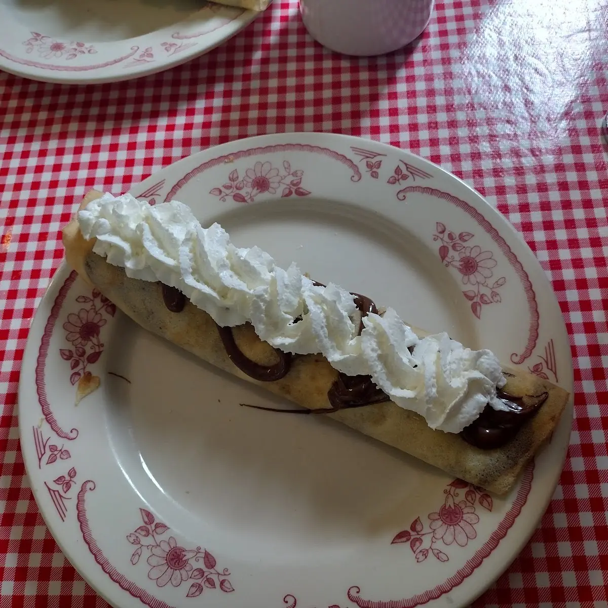 Crepe Banana - Strawberry w Nutella