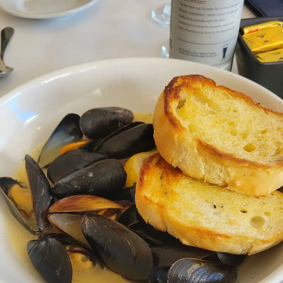 Garlic Steamed Mussels
