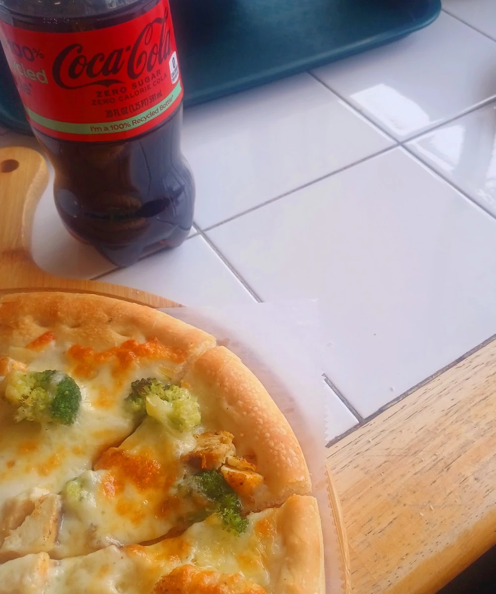 Chicken Broccoli Alfredo Pizza