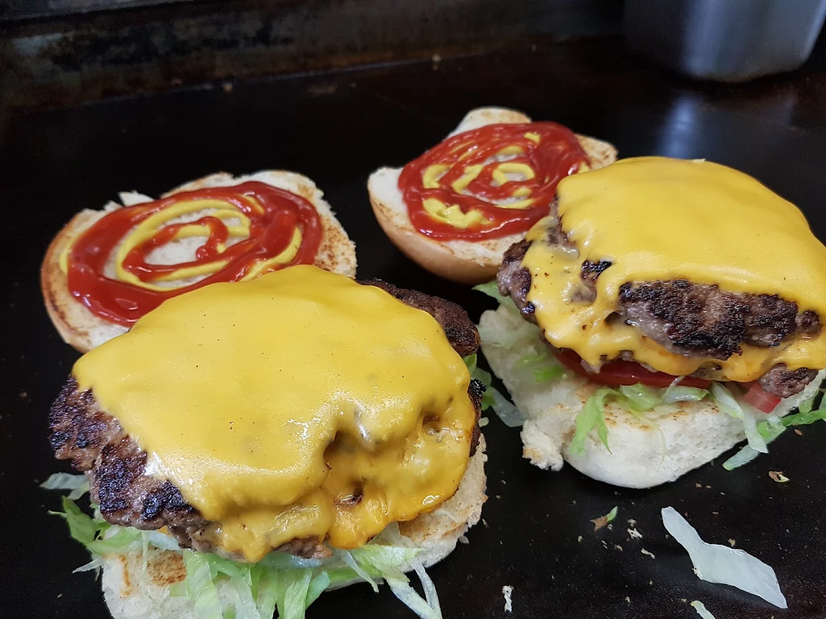 Cheeseburger, Country Kebabz
