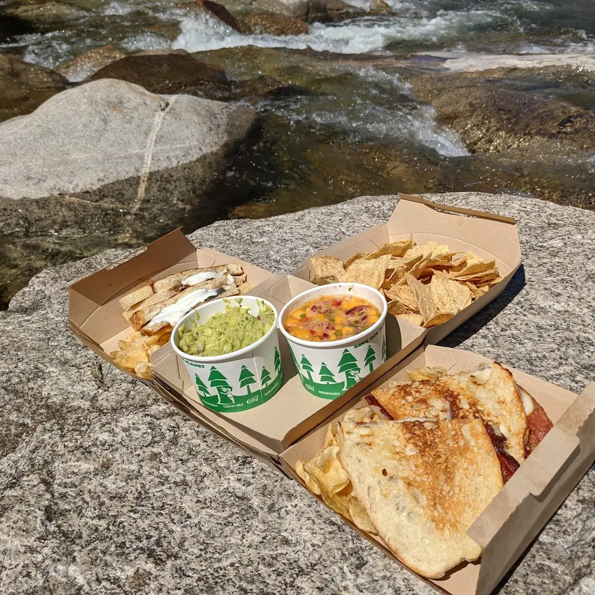 Sandwiches Chips Salsa Guac