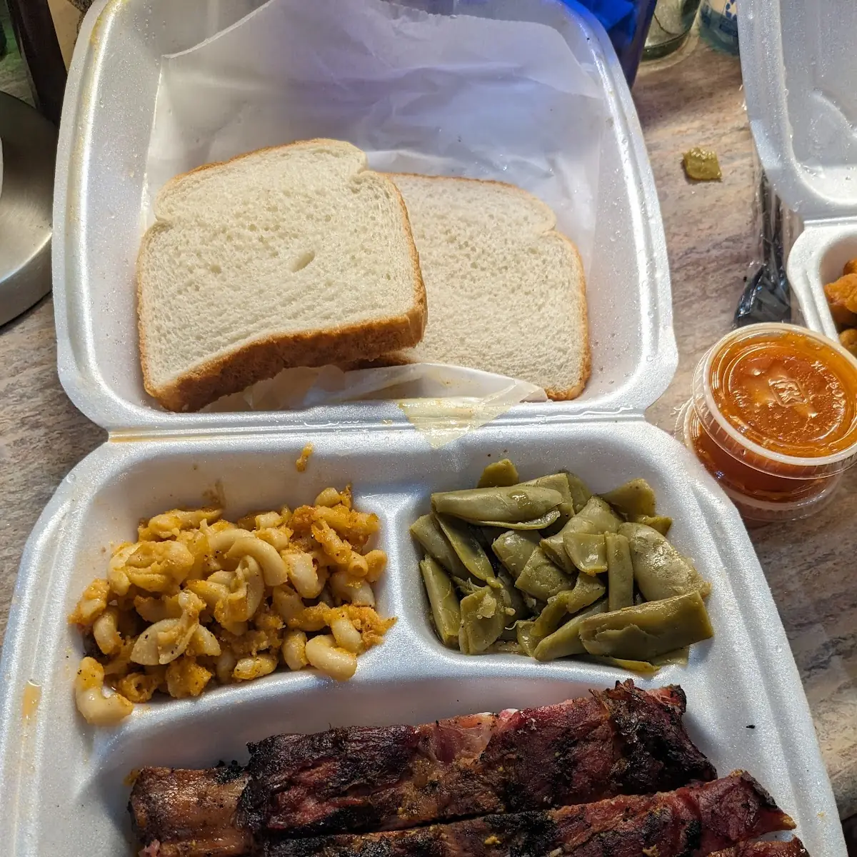 BBQ Pork Ribs Mac & Cheese Green Beans