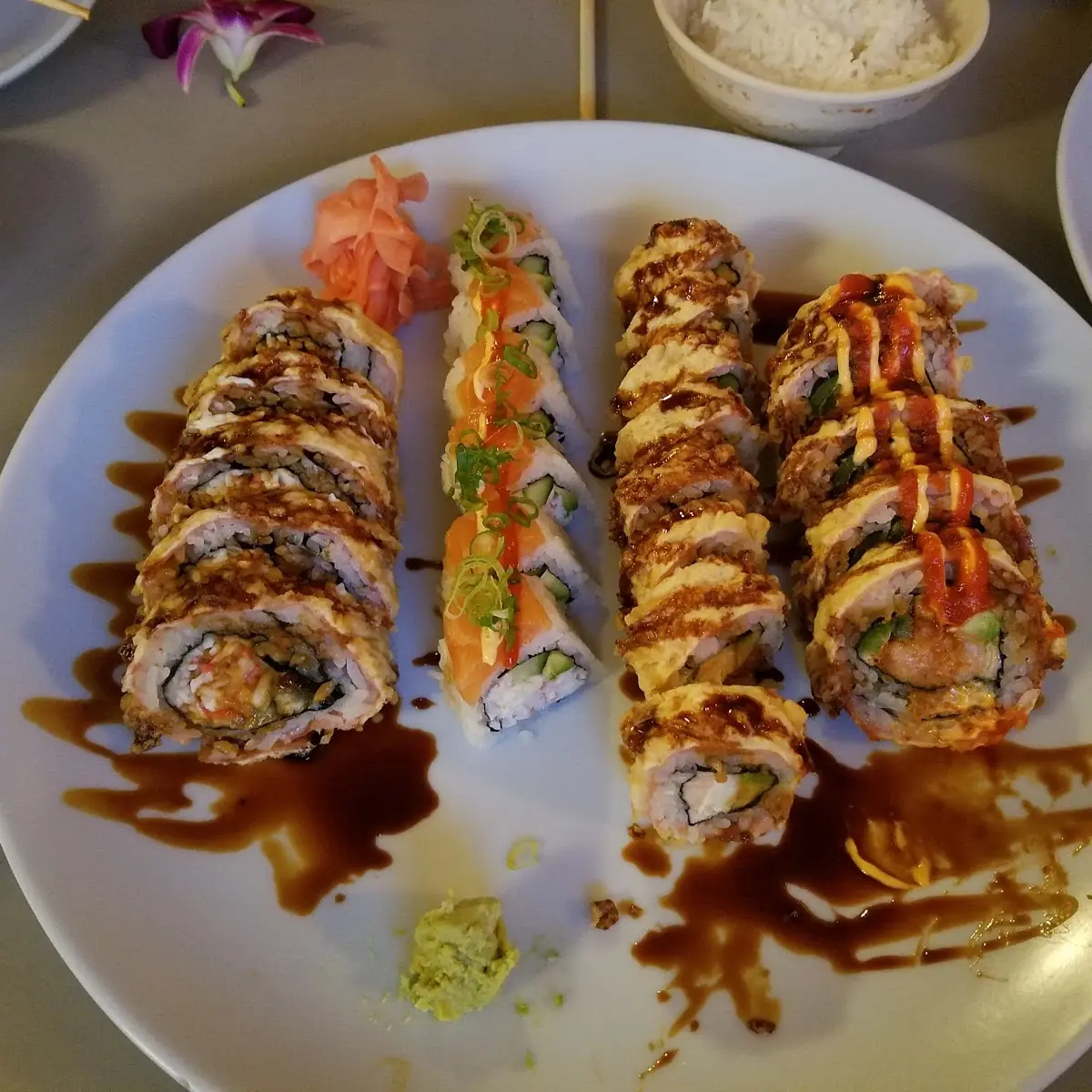 Spicy Salmon House Roll