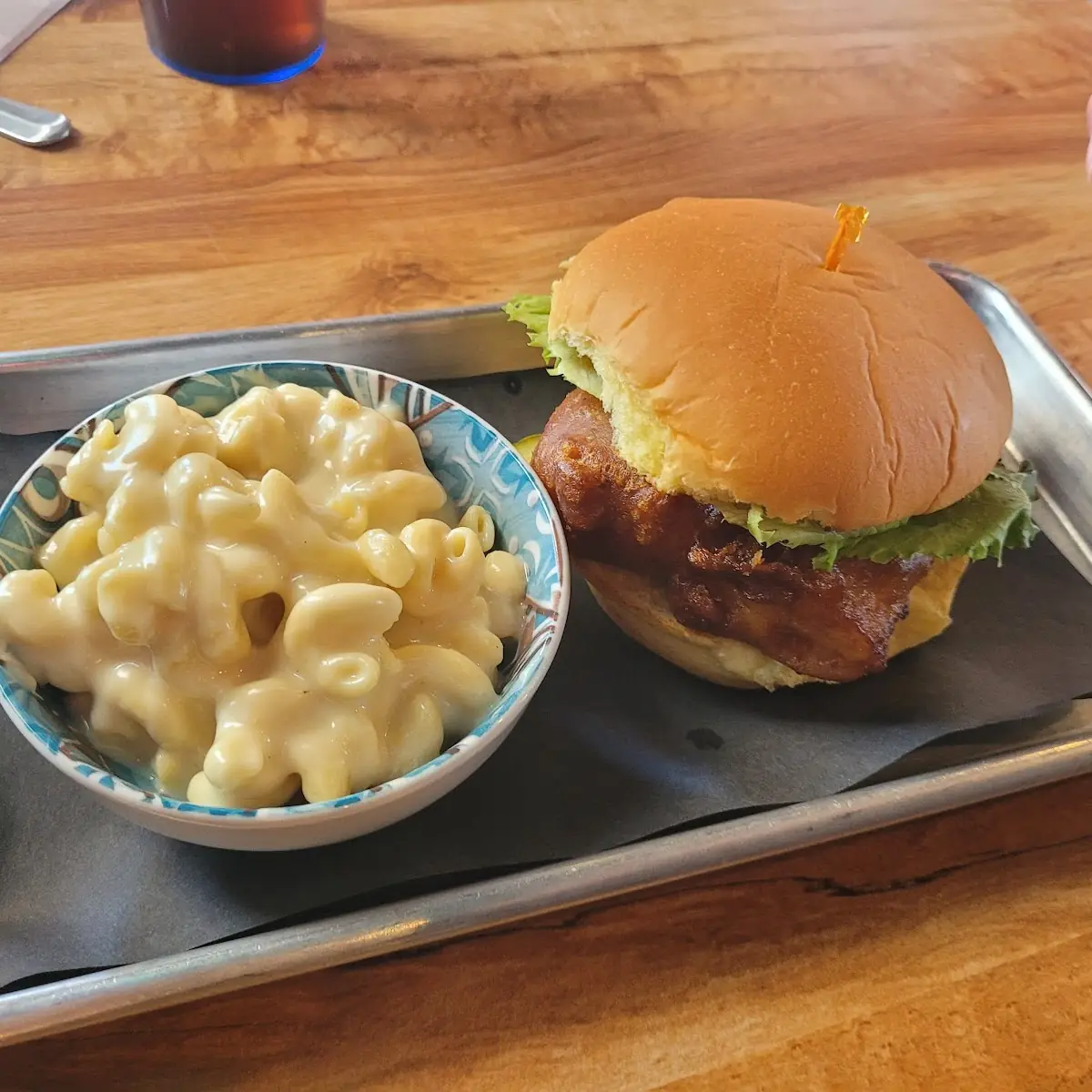 Fish Sandwich with Mac N Cheese