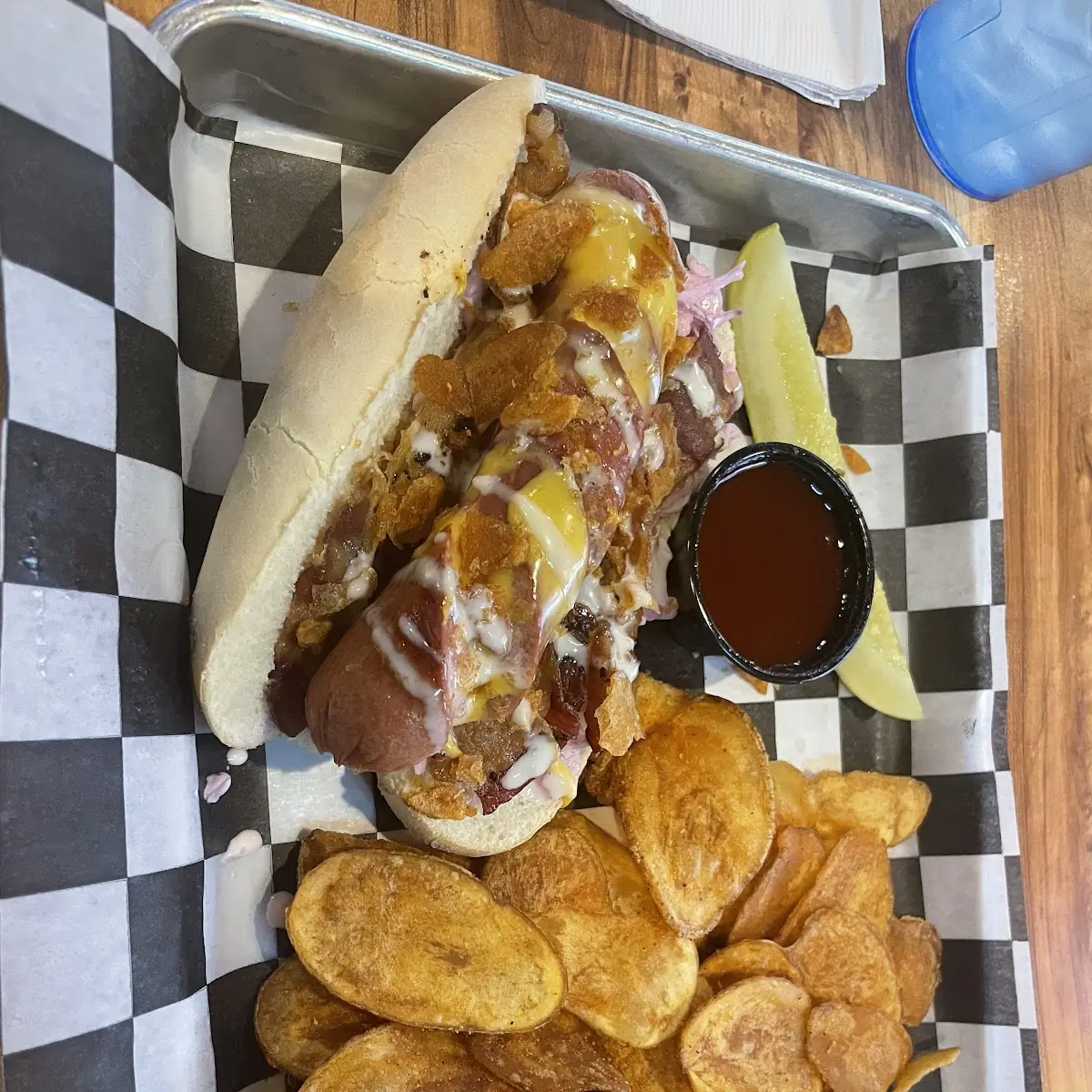 Mac N Beer Cheese Brat