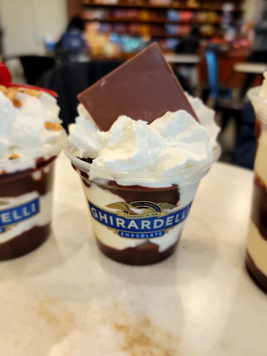 Chocolate Hot Fudge Sundae x3