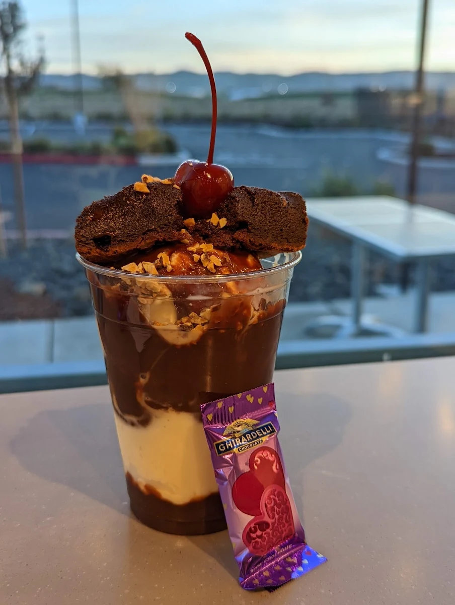 Treasure Island Warm Brownie Sundae