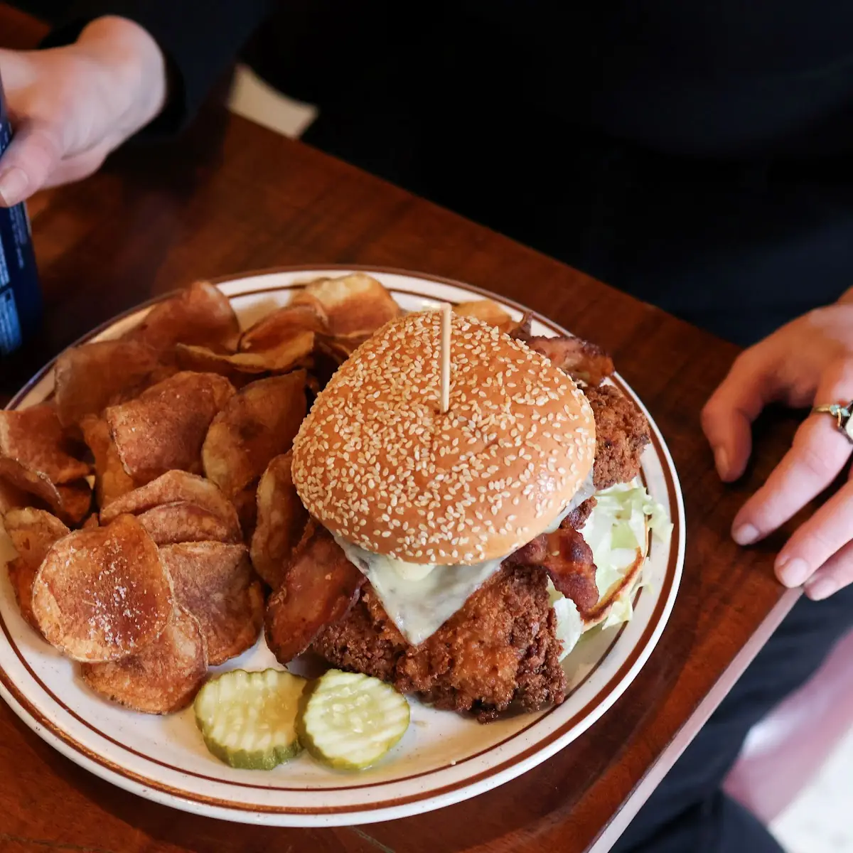 Fried Chicken Sandwich w House Chips