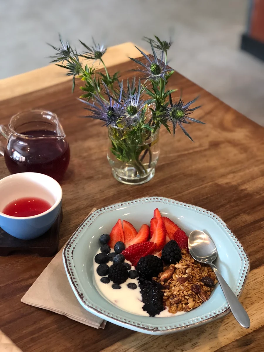 Yoghurt Granola Bowl