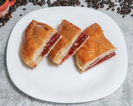 Guava & Cheese Empanada