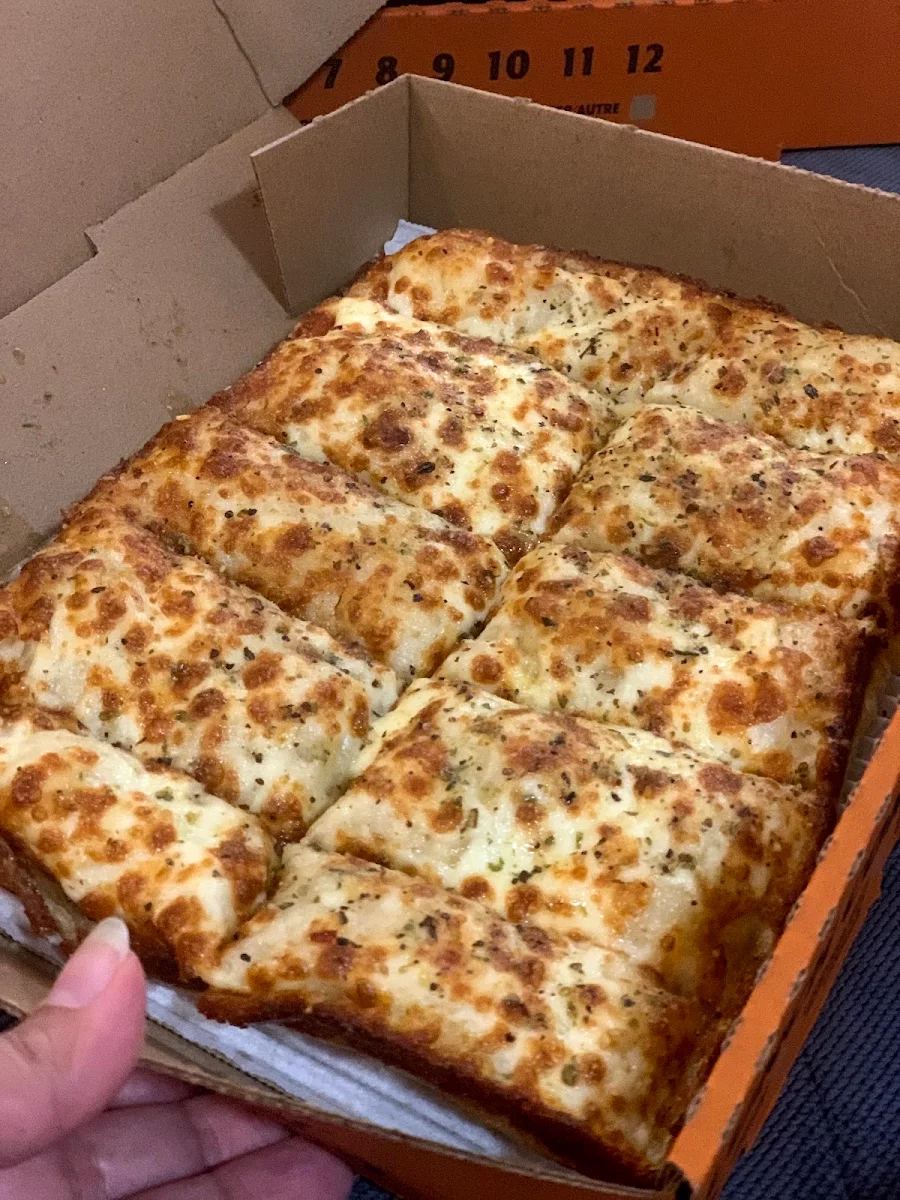 Deep Dish Garlic Bread