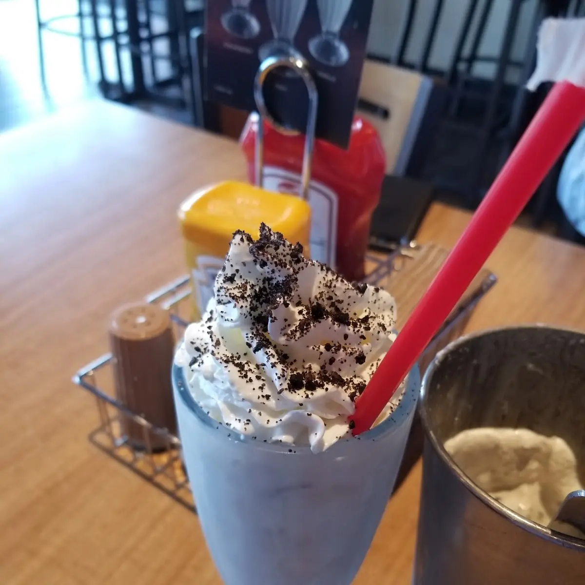 Oreo Cookies & Cream Shake