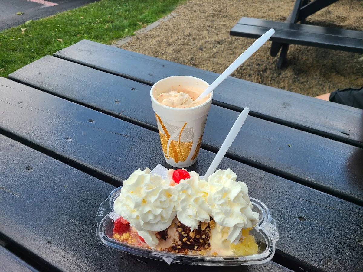 Banana Split and Peach Smoothie