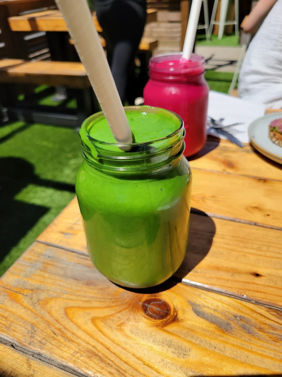 Clean Greens Smoothie, HARVEST Clean Eats (Downtown Halifax)