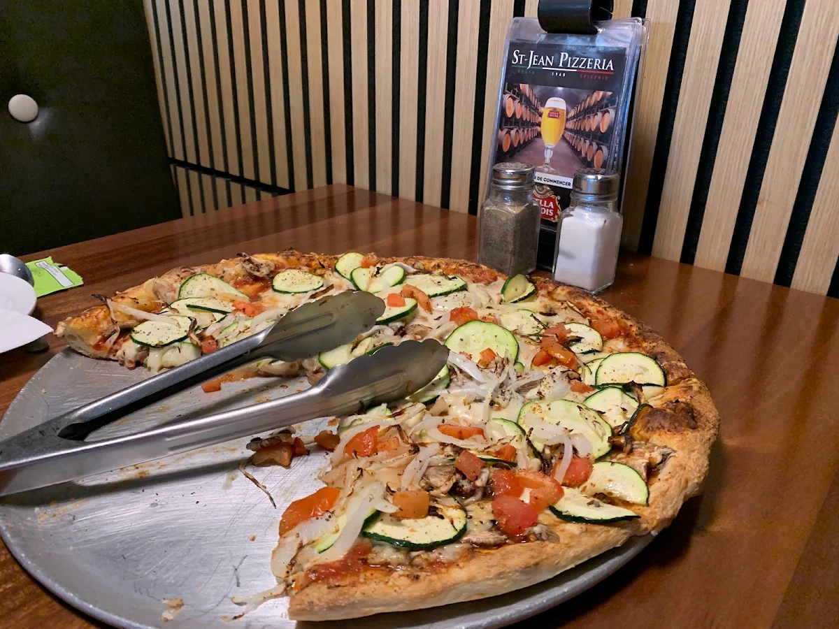 Highlights, Restaurant St-Jean Pizzeria