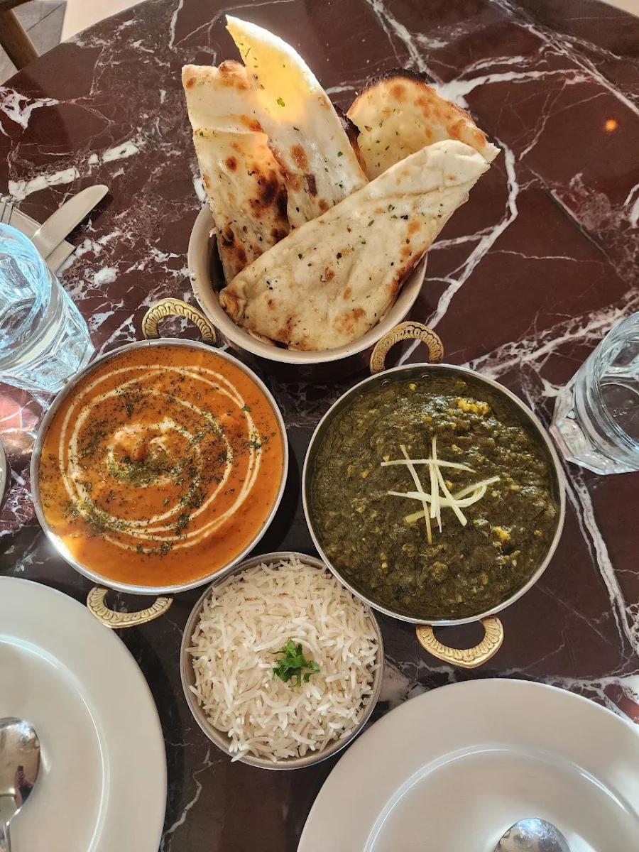 Palak Paneer with Tandoori Roti