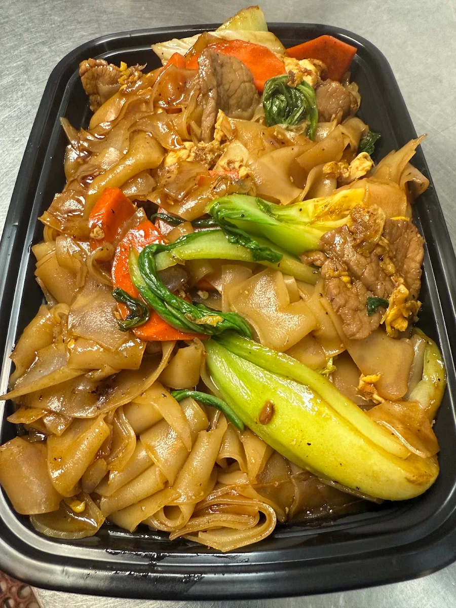 PAD WOON SEN (glass noodle stir-fry)