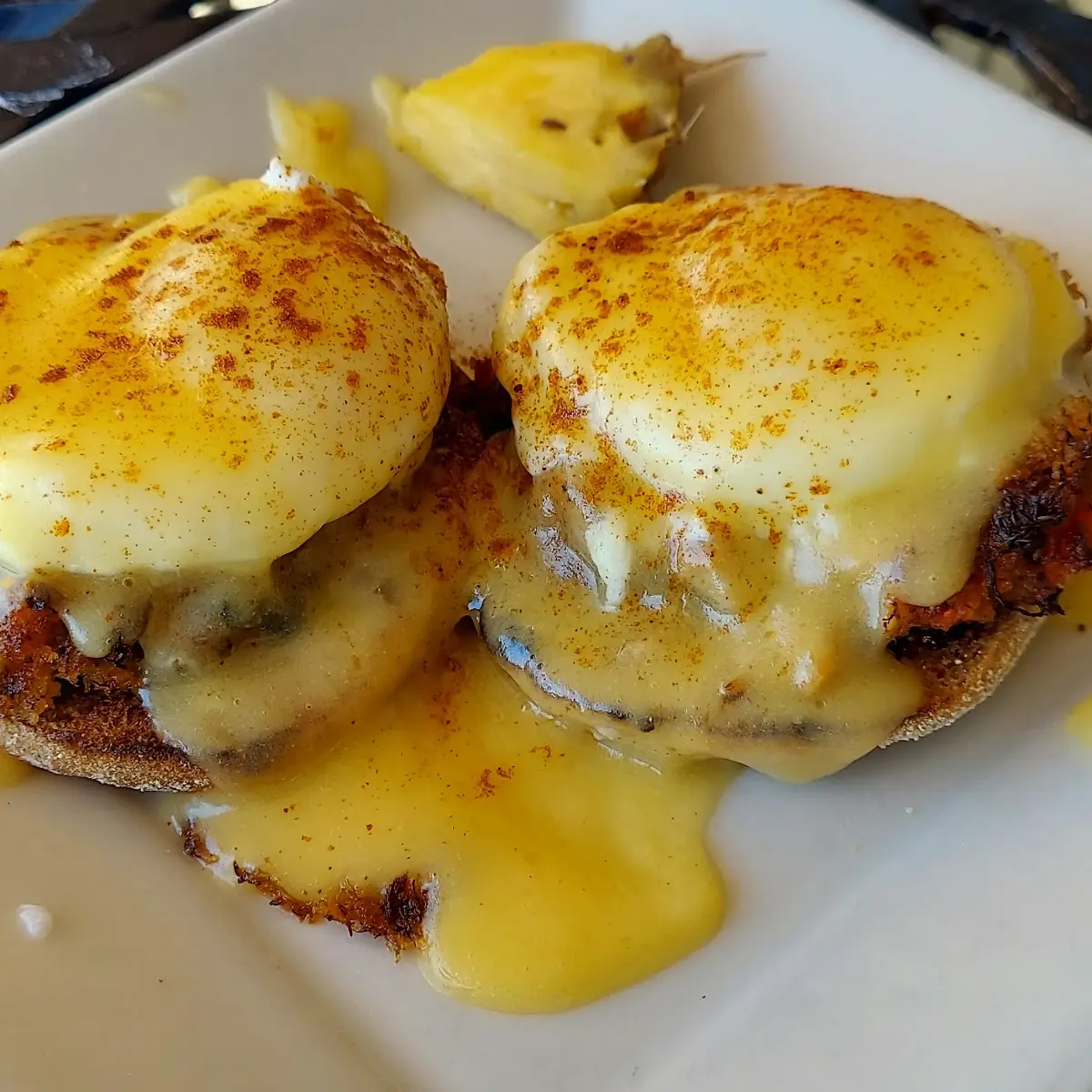 Crab Cakes Benedict