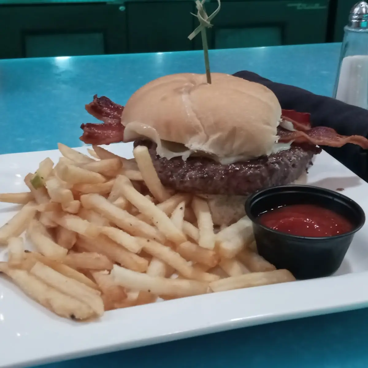 Bacon Cheeseburger & Fries