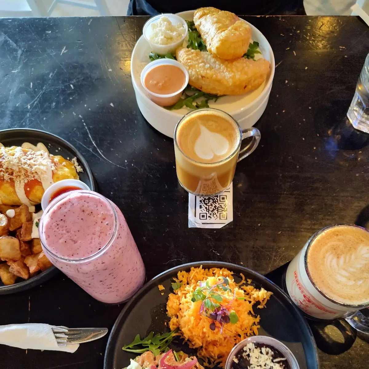 Take Out Empanada Bowl & Latte 15