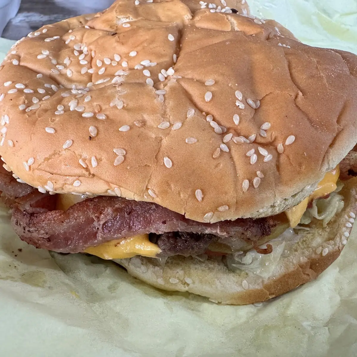 Old-Fashioned Bacon Cheeseburger