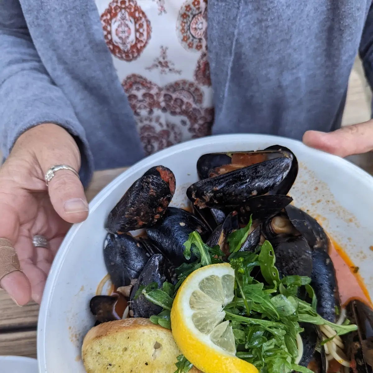 Muscles with Spaghetti and Garlic Butter