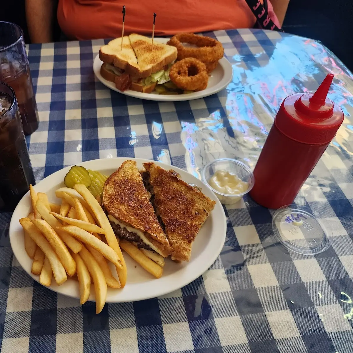 Grilled Cheese Sticks w Fries