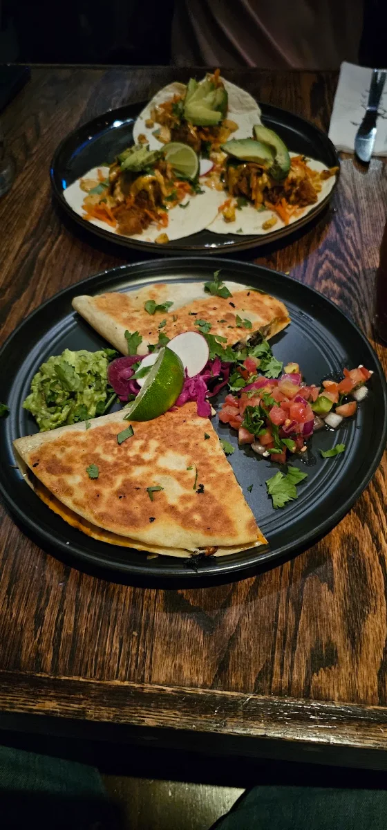 Quatro Quesos Quesadilla