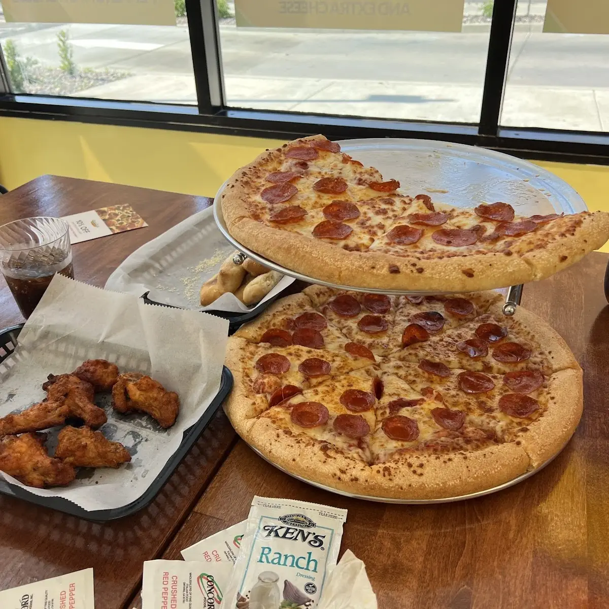 Pizza Wings Soda