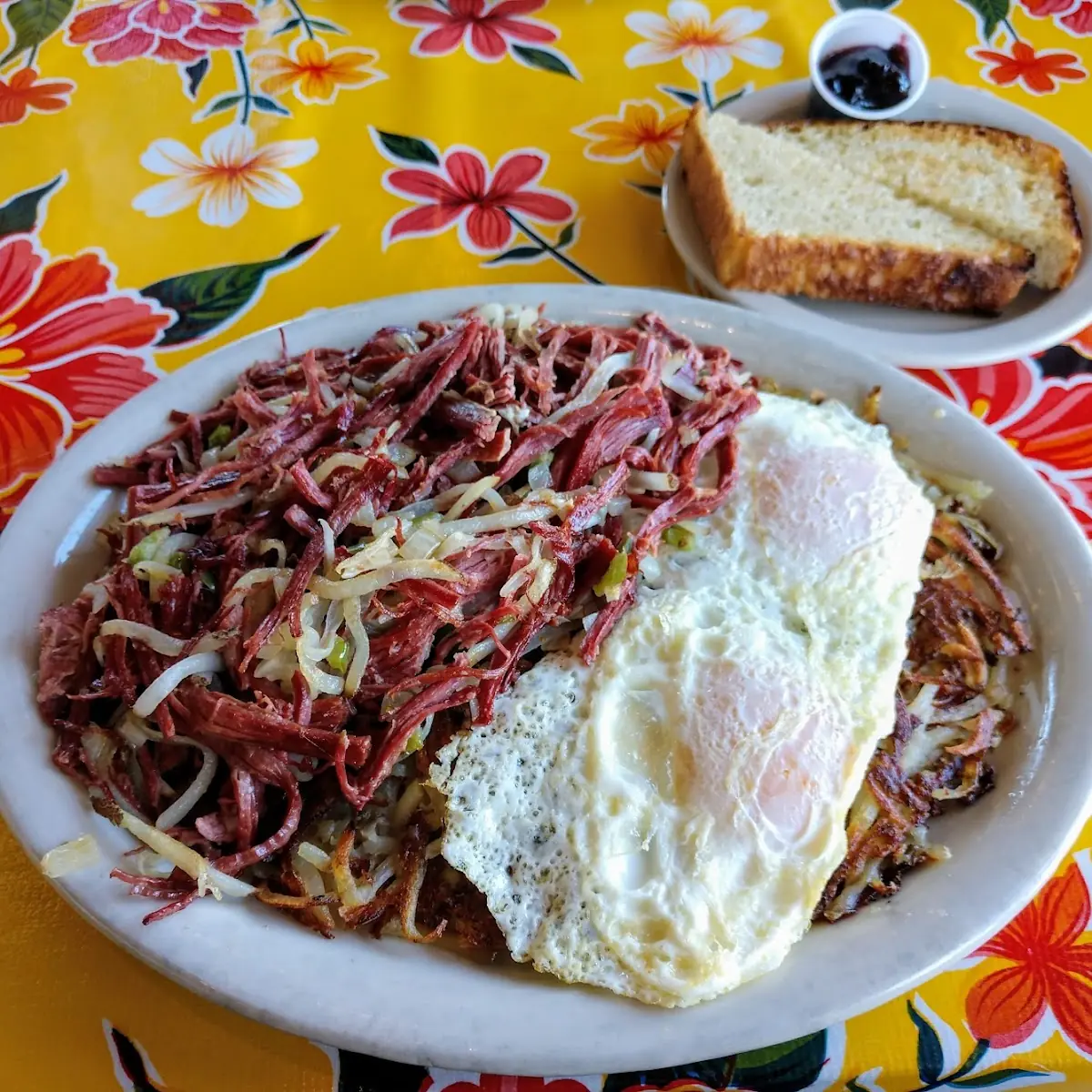 >>Corned Beef Hash Breakfast