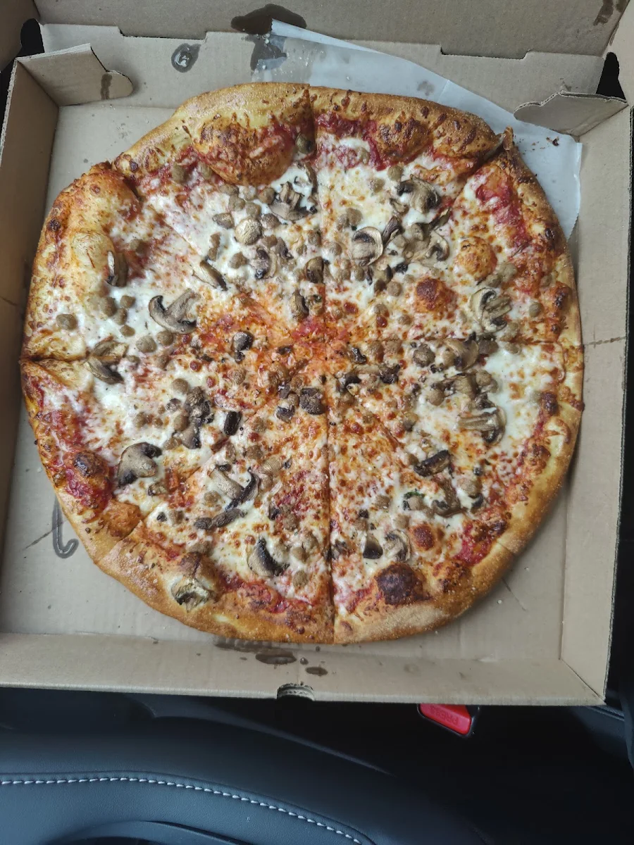 XL Beef and Mushroom Pizza