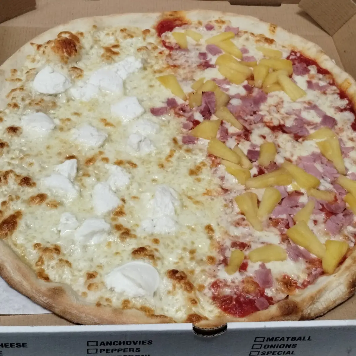 Hawaiian Pizza