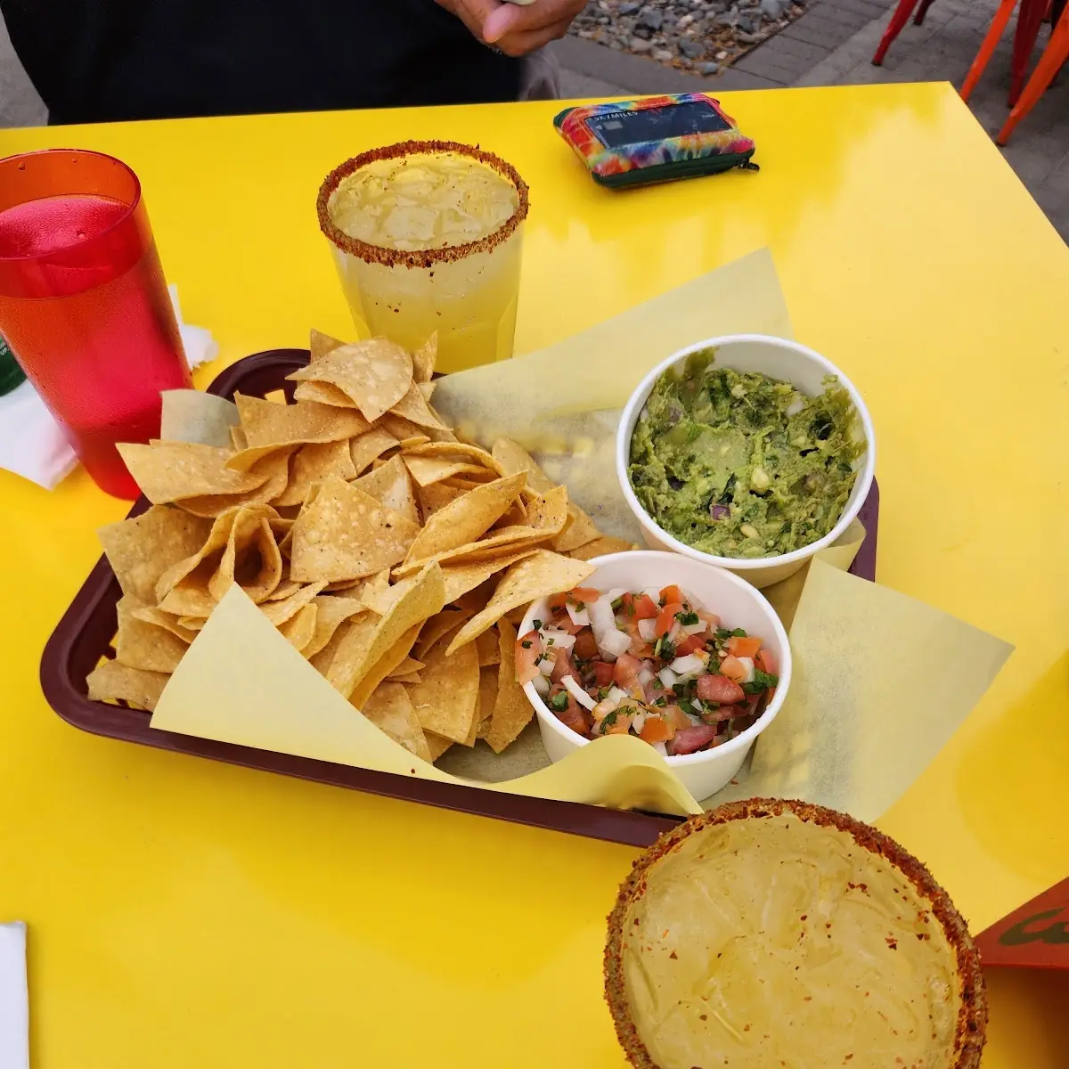 Chips Salsa Guac