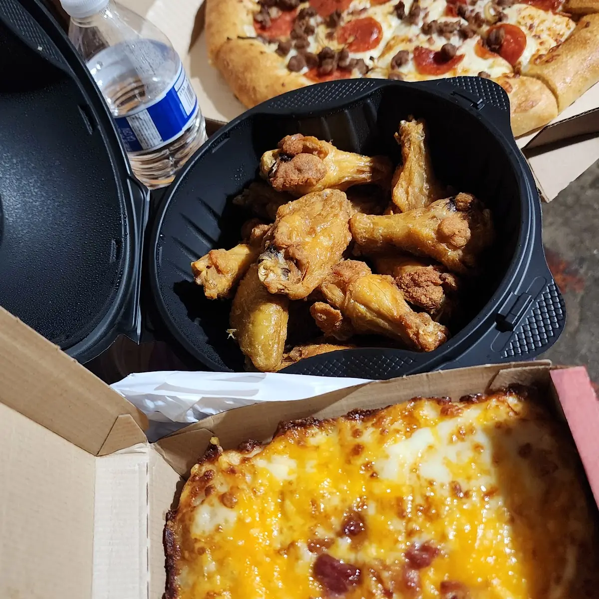 Naked Wings Cheesy Garlic Bread with Bacon