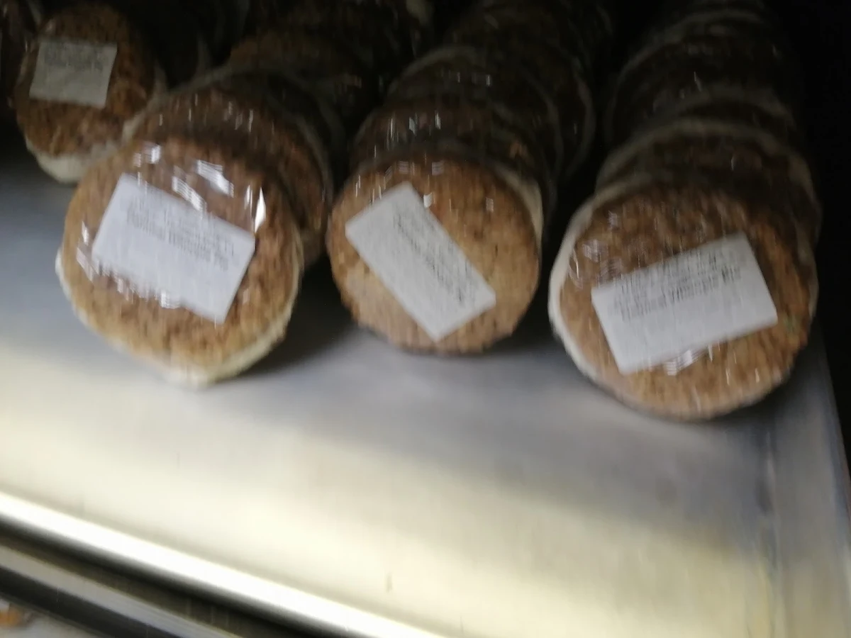 Oatmeal Cookie Whoopie Pie