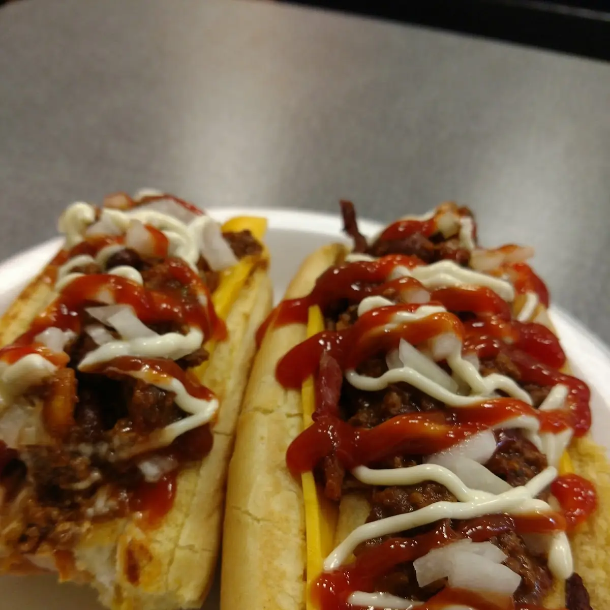 Hot Dogs 2 with Chilli & Cheese