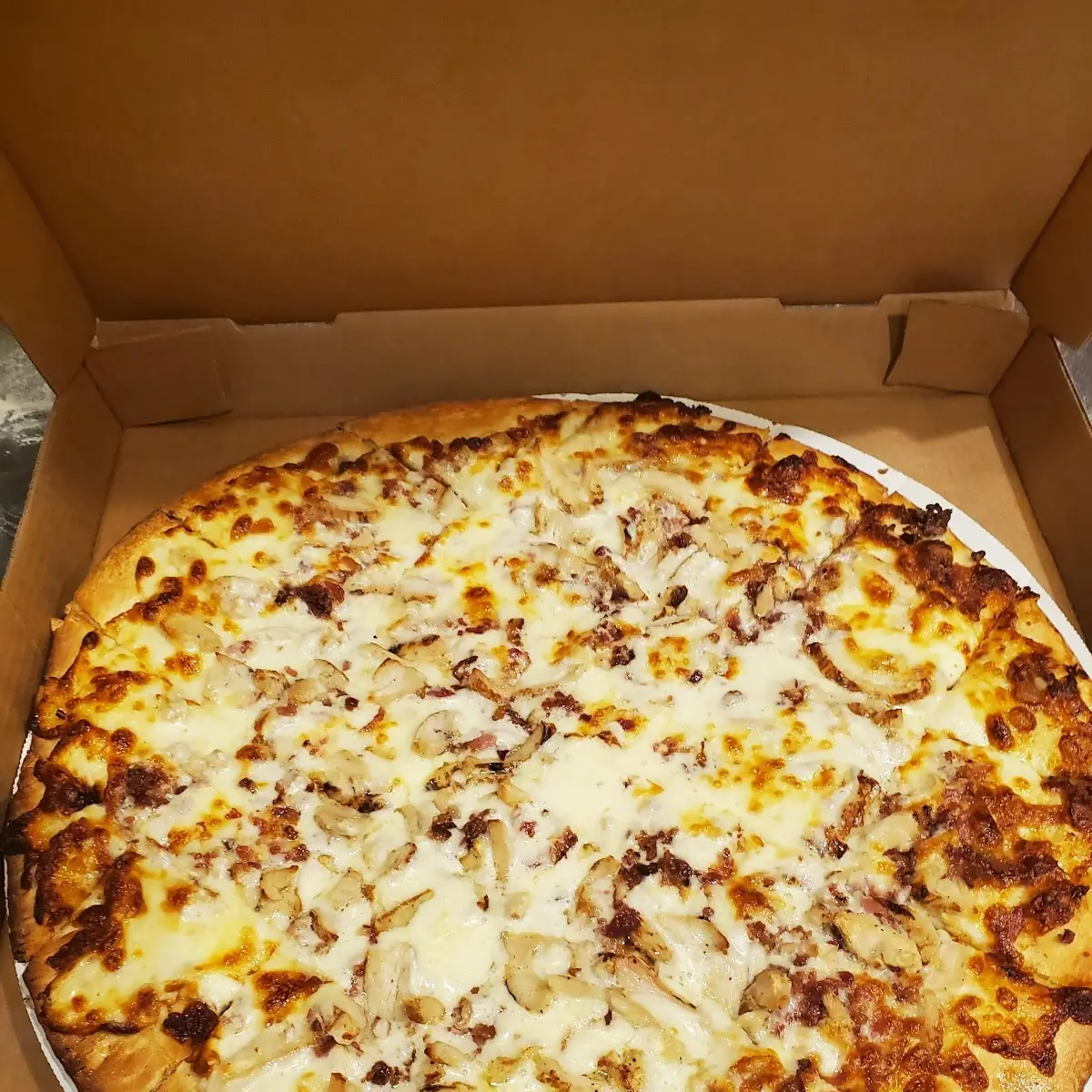 Chicken Alfredo Pizza