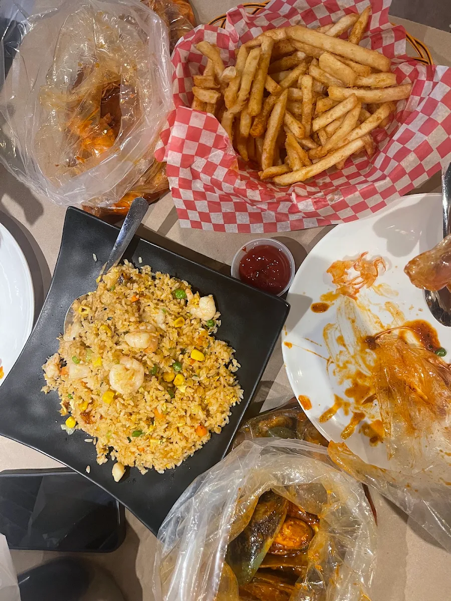 Seafood Fried Rice with Wings and Pop