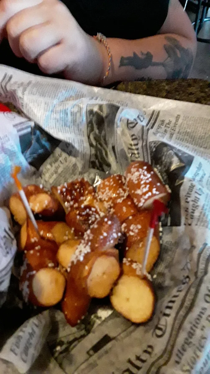 Pretzel Bites N Beer Cheese