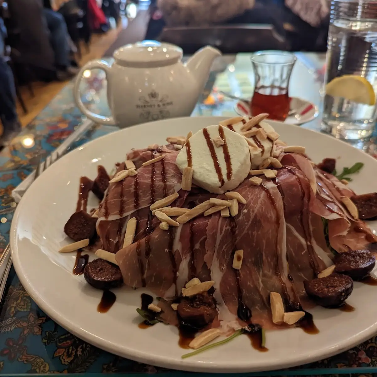 Arugula Salad with Prosciutto Figs and Goat Cheese