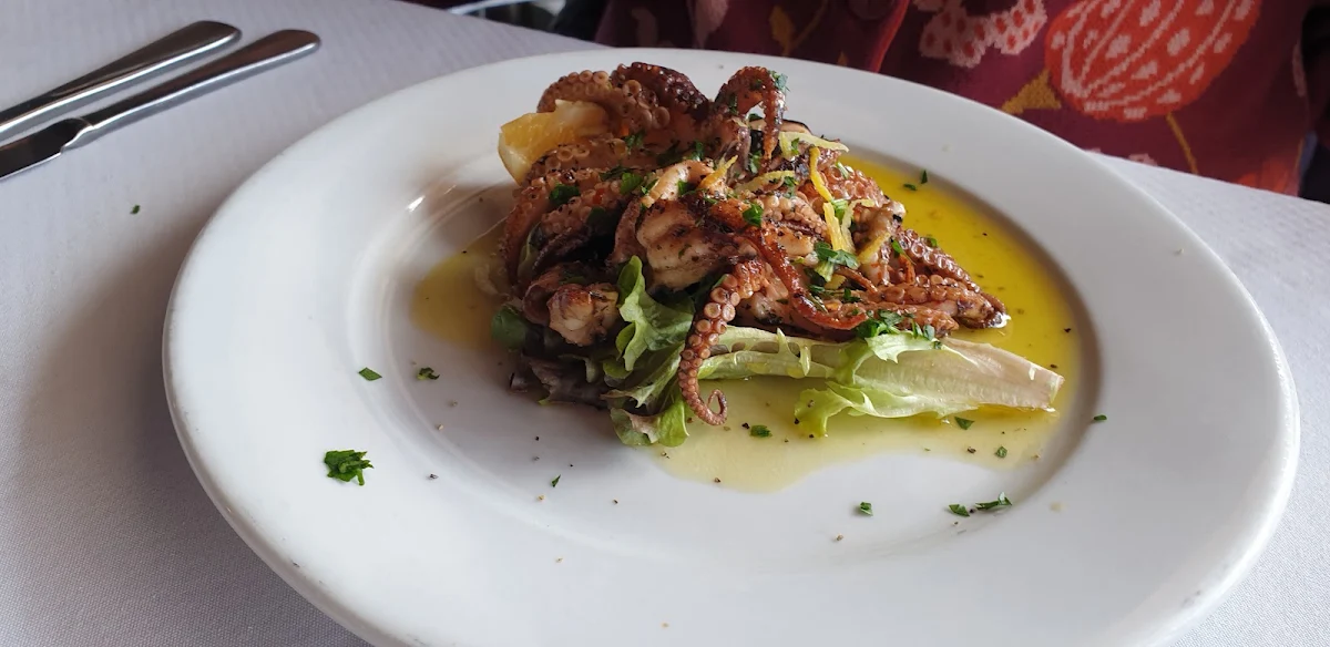 Highlights, D’Browes Restaurant