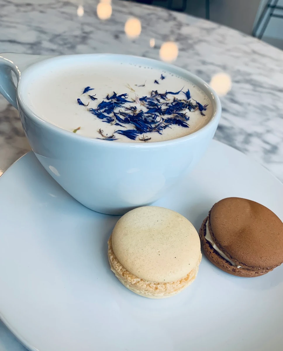 Vanilla and Salted Caramel Macaroons