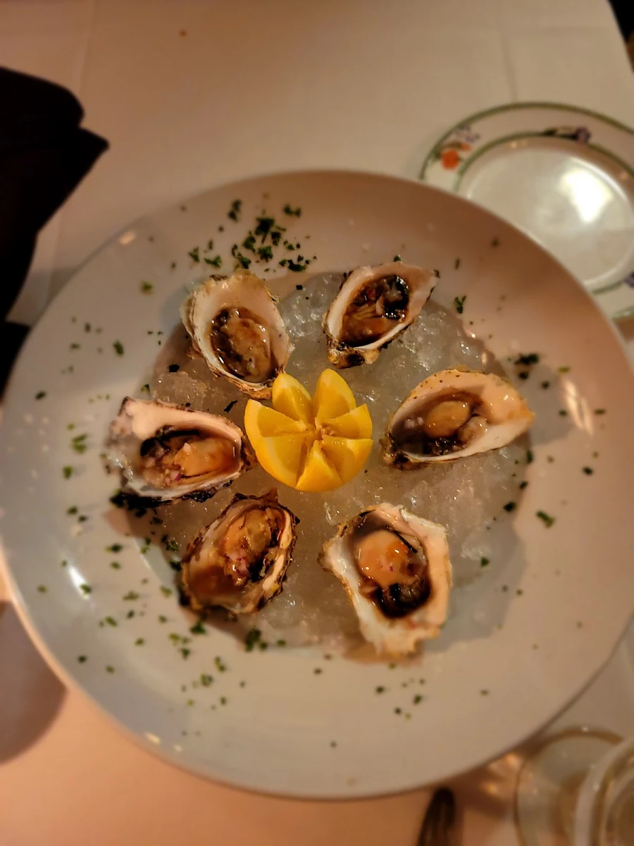 Fresh Raw Vancouver Island Effingham Oysters