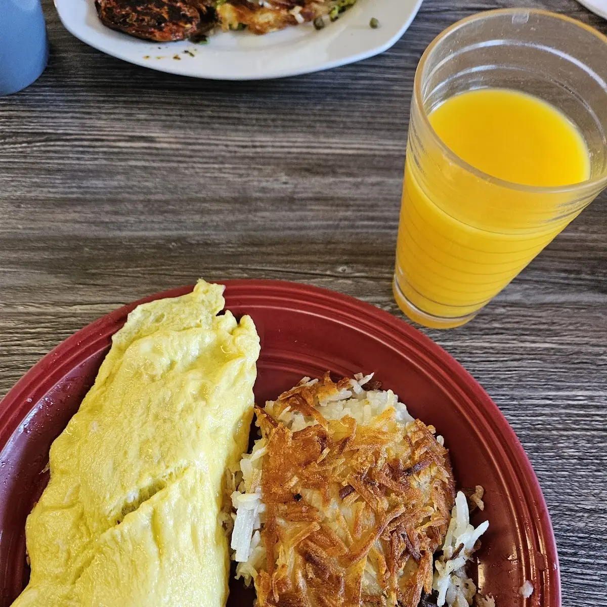 Omeletteand Hash Browns