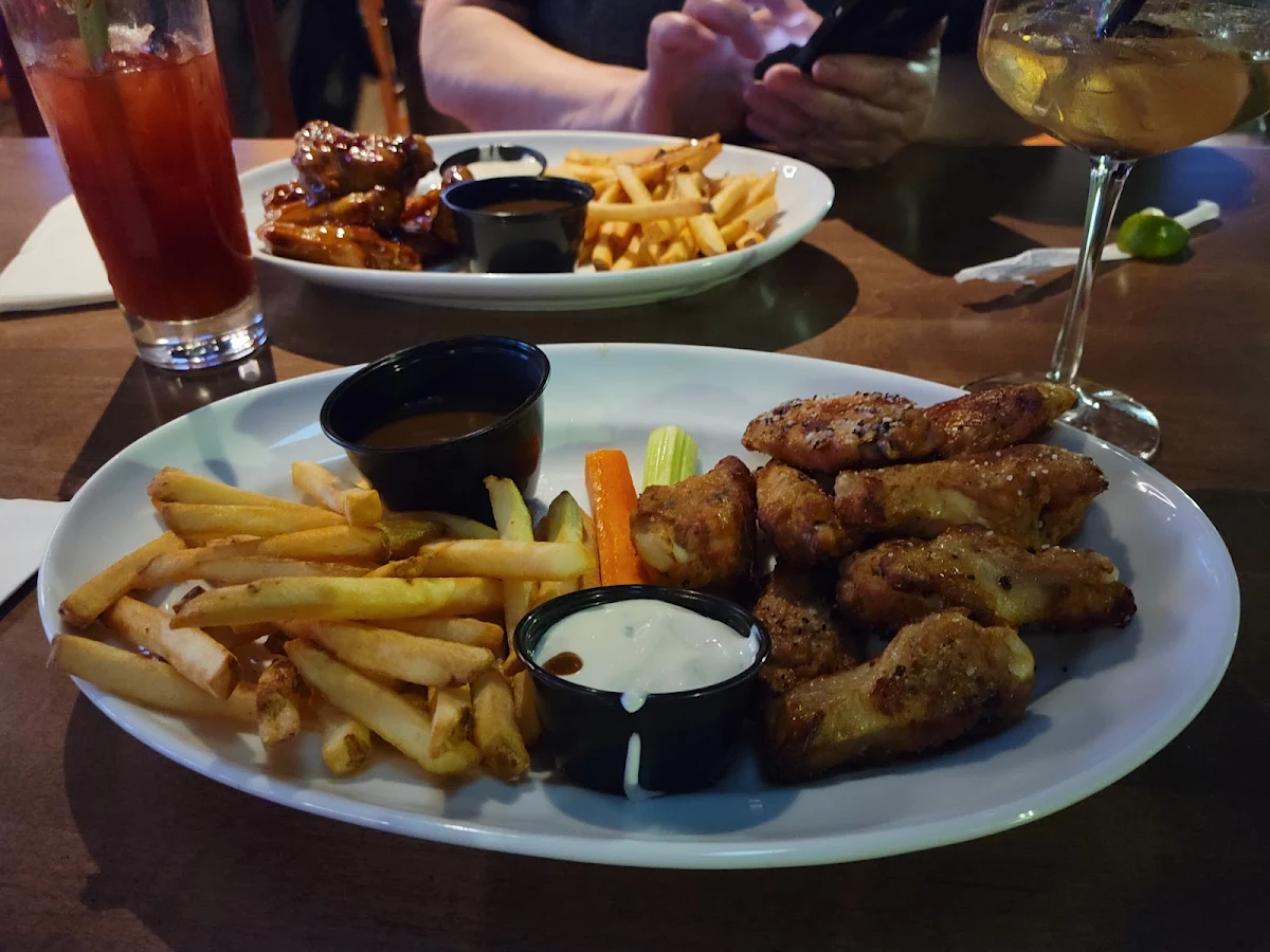 TU Signature Sized Wings